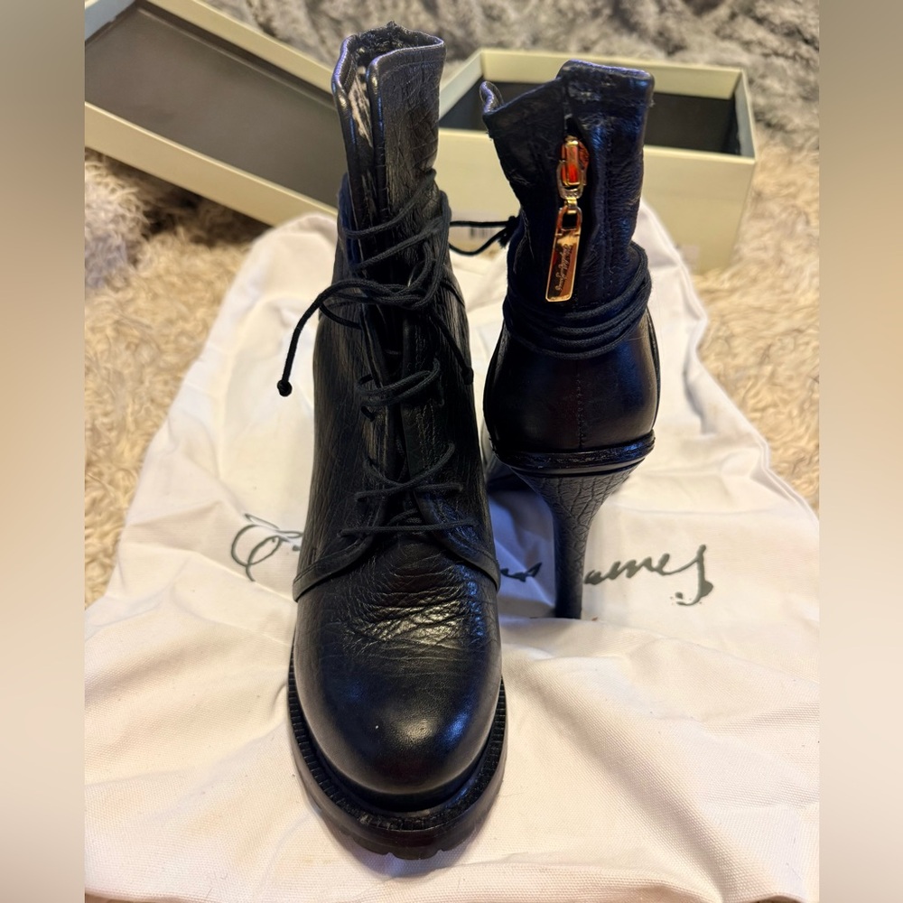 ELIZABETH & JAMES PEBBLED LEATHER HEELED BOOTIES, BLACK, SIZE 9.5 - Picture 5 of 16